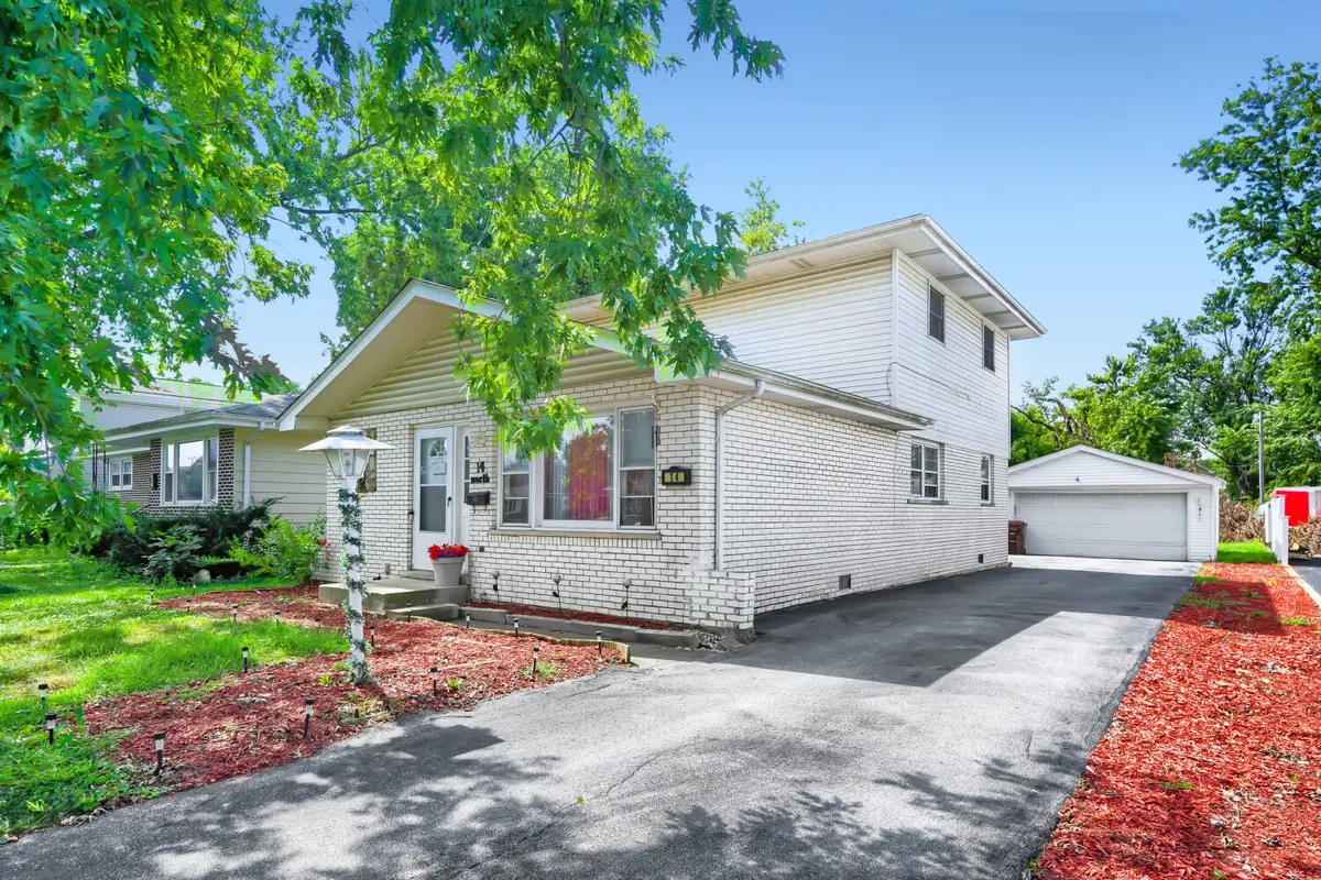 14 N Rebecca ST, Glenwood, IL 60425