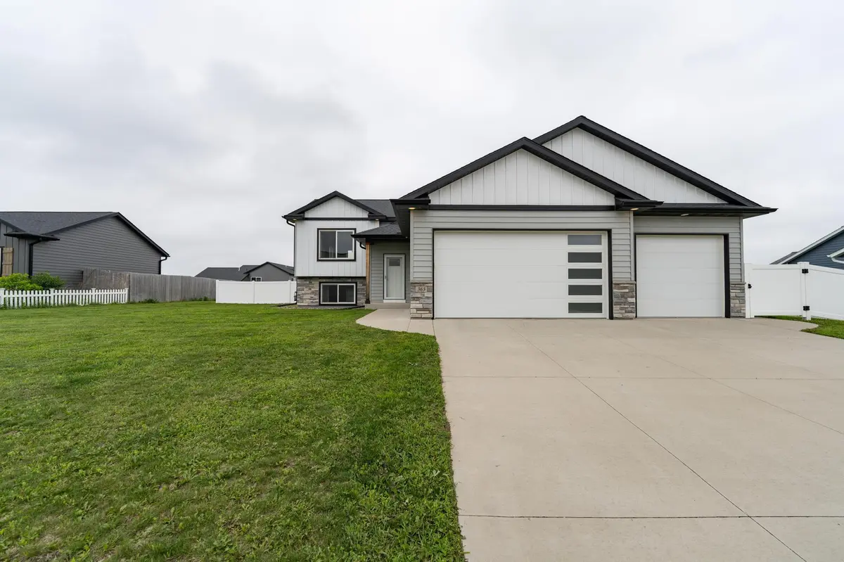 363 6th ST SE, Dover, MN 55929