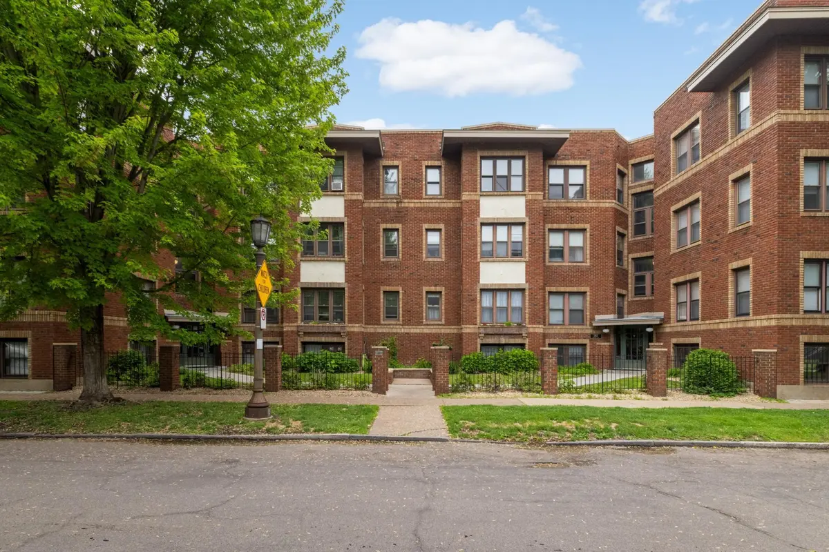 385 Laurel AVE #10, Saint Paul, MN 55102