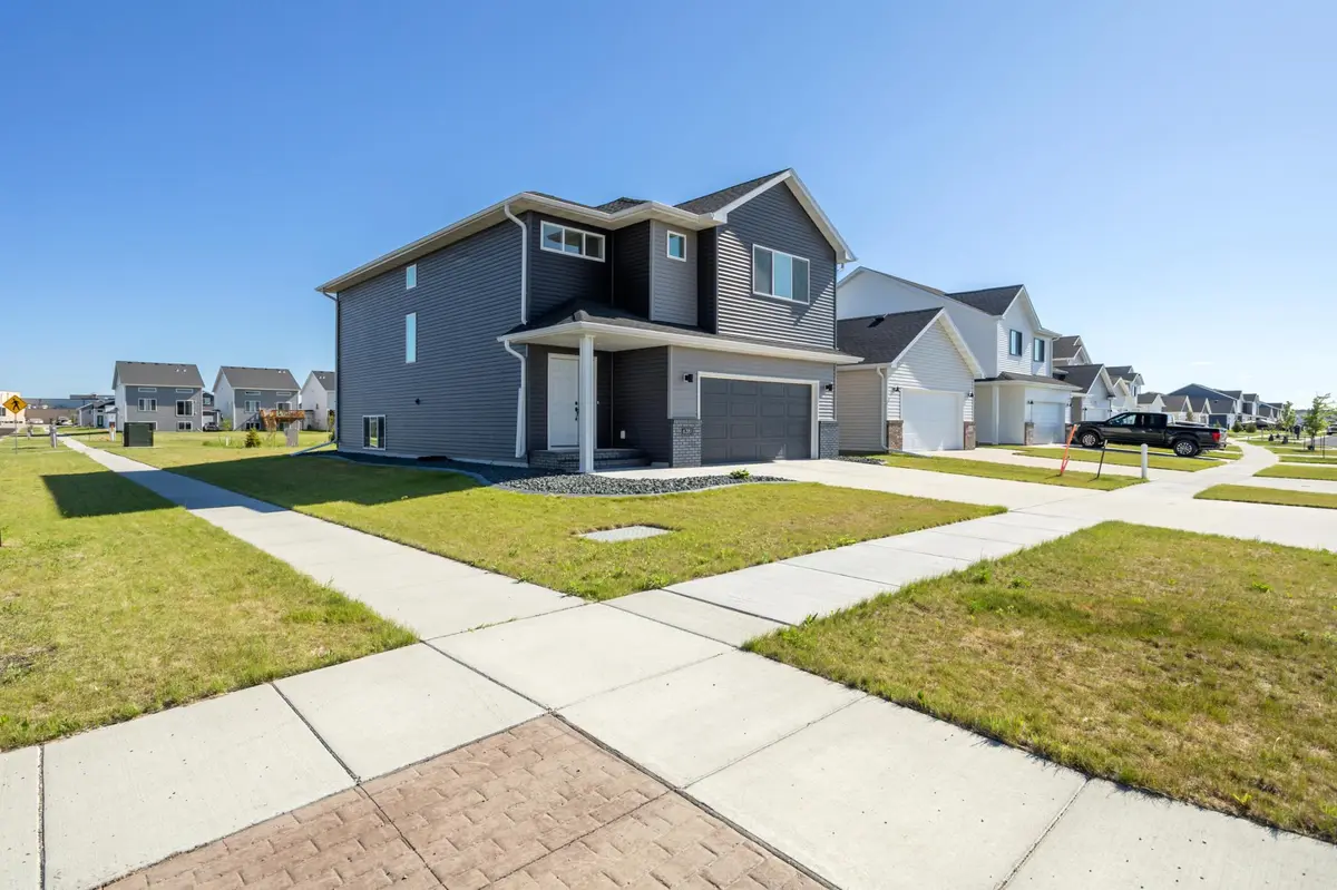 6381 Saint Ann AVE, Horace, ND 58047
