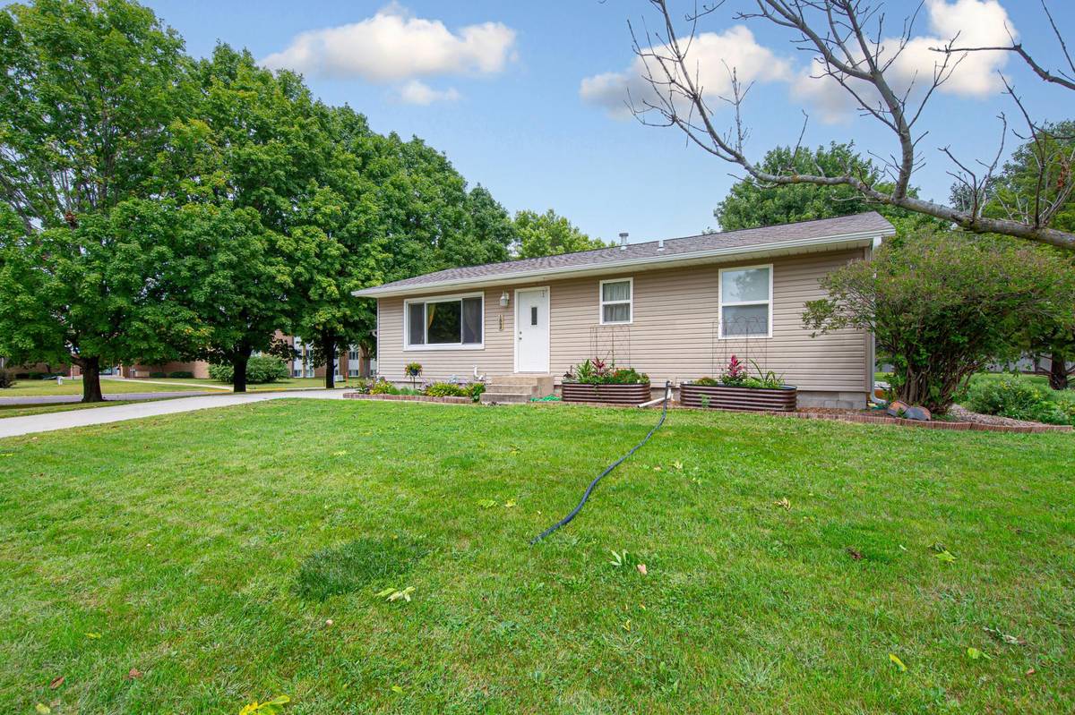 124 13th AVE NW, Waseca, MN 56093