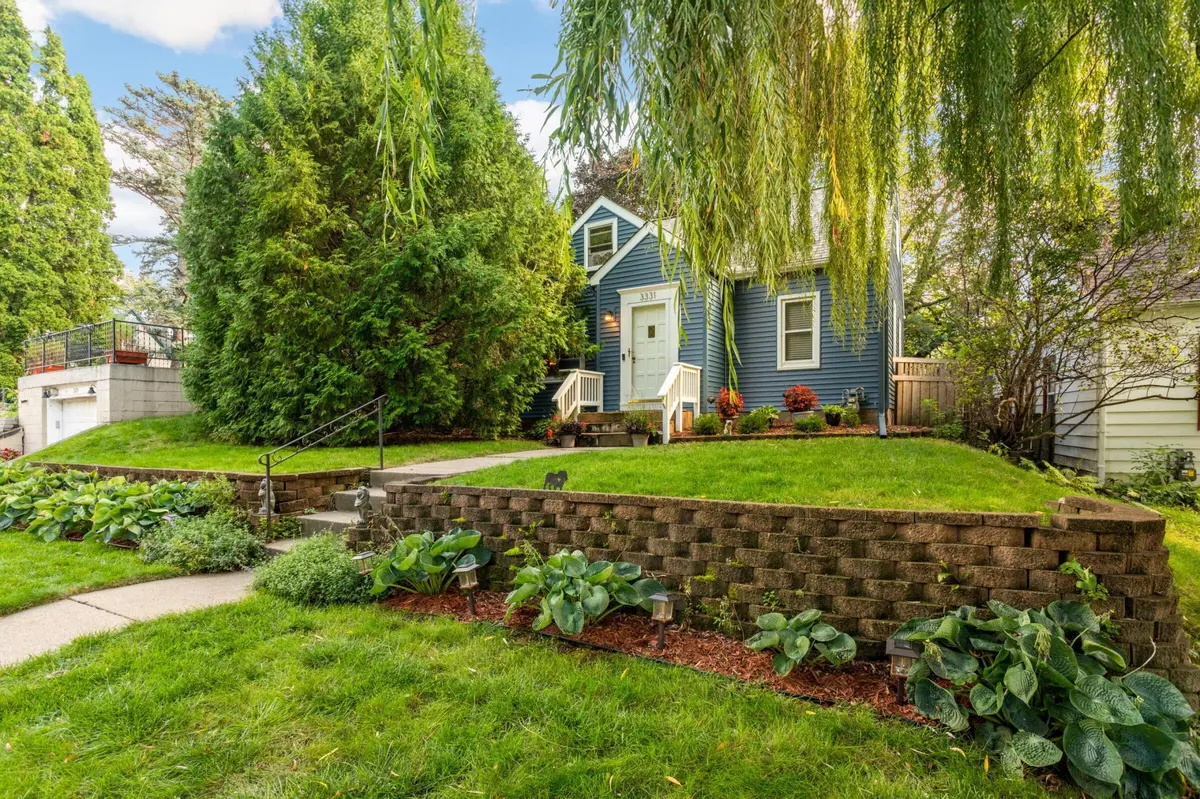 3331 Parkview BLVD, Robbinsdale, MN 55422