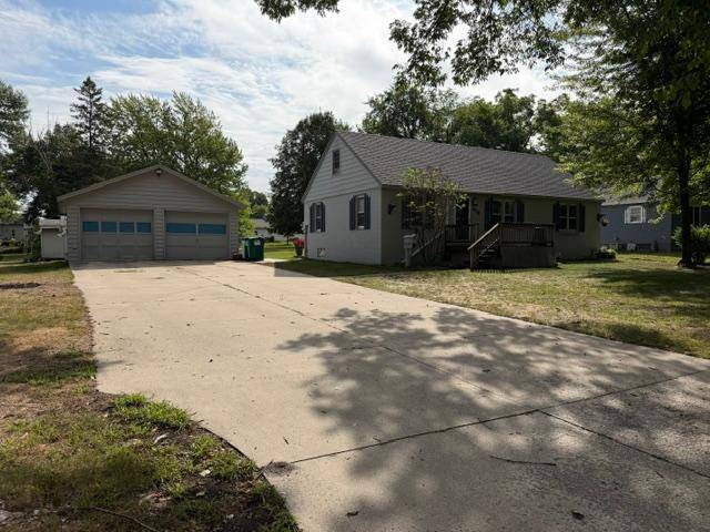 413 S Donnelly AVE, Litchfield, MN 55355