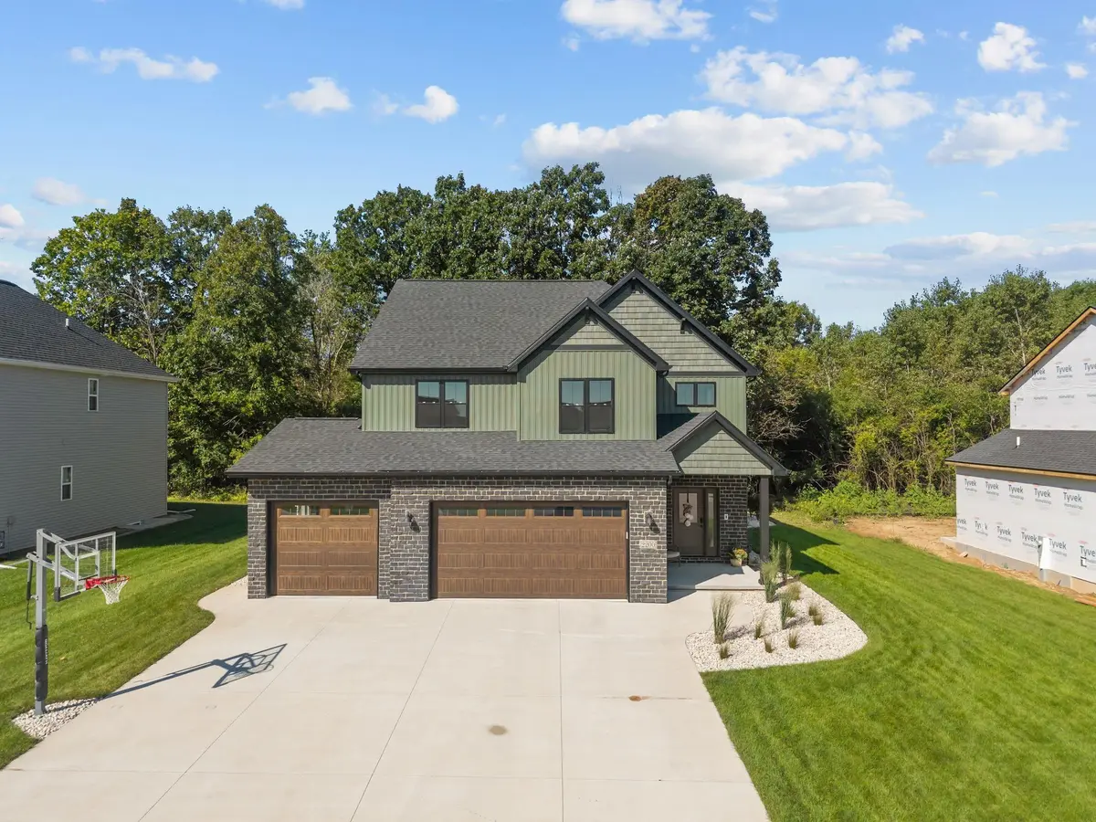 2200 SOFTWIND RD, Neenah, WI 54956