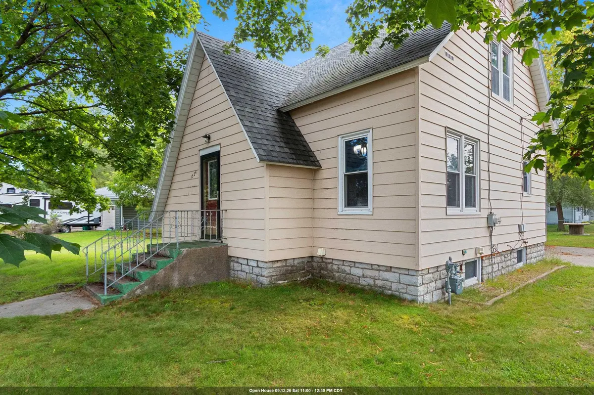 1524 6TH ST, Marinette, WI 54143