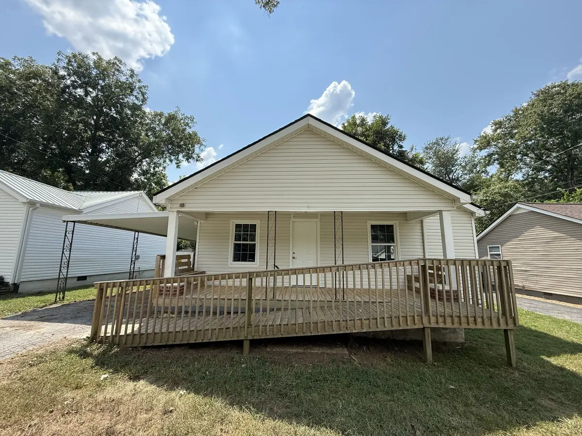 144 Morningside Ln, Columbia, TN 38401