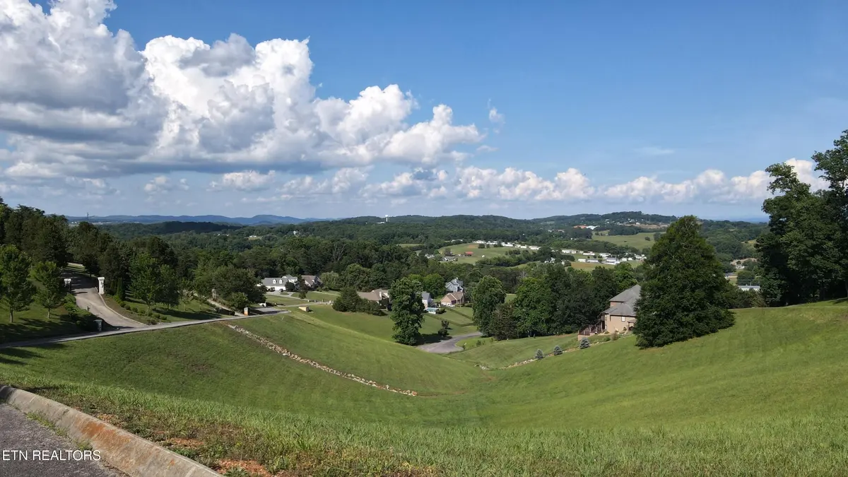24 Bentwood Drive, Kodak, TN 37764