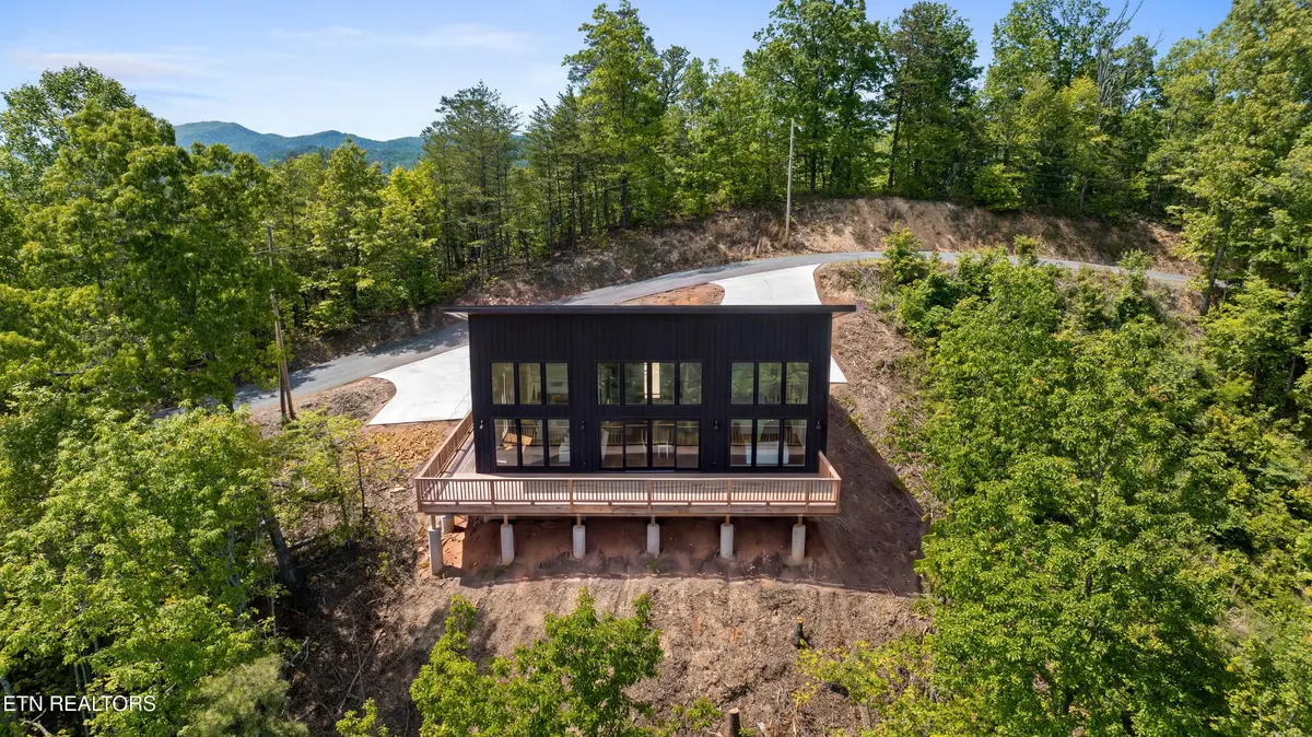 3043 Hatcher Top Rd, Sevierville, TN 37862