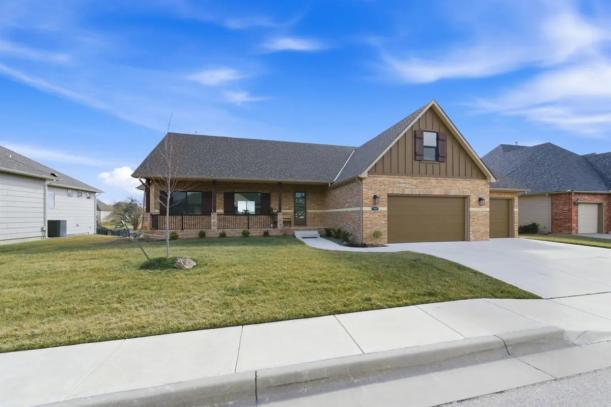 7905 E Turquoise, Bel Aire, KS 67226