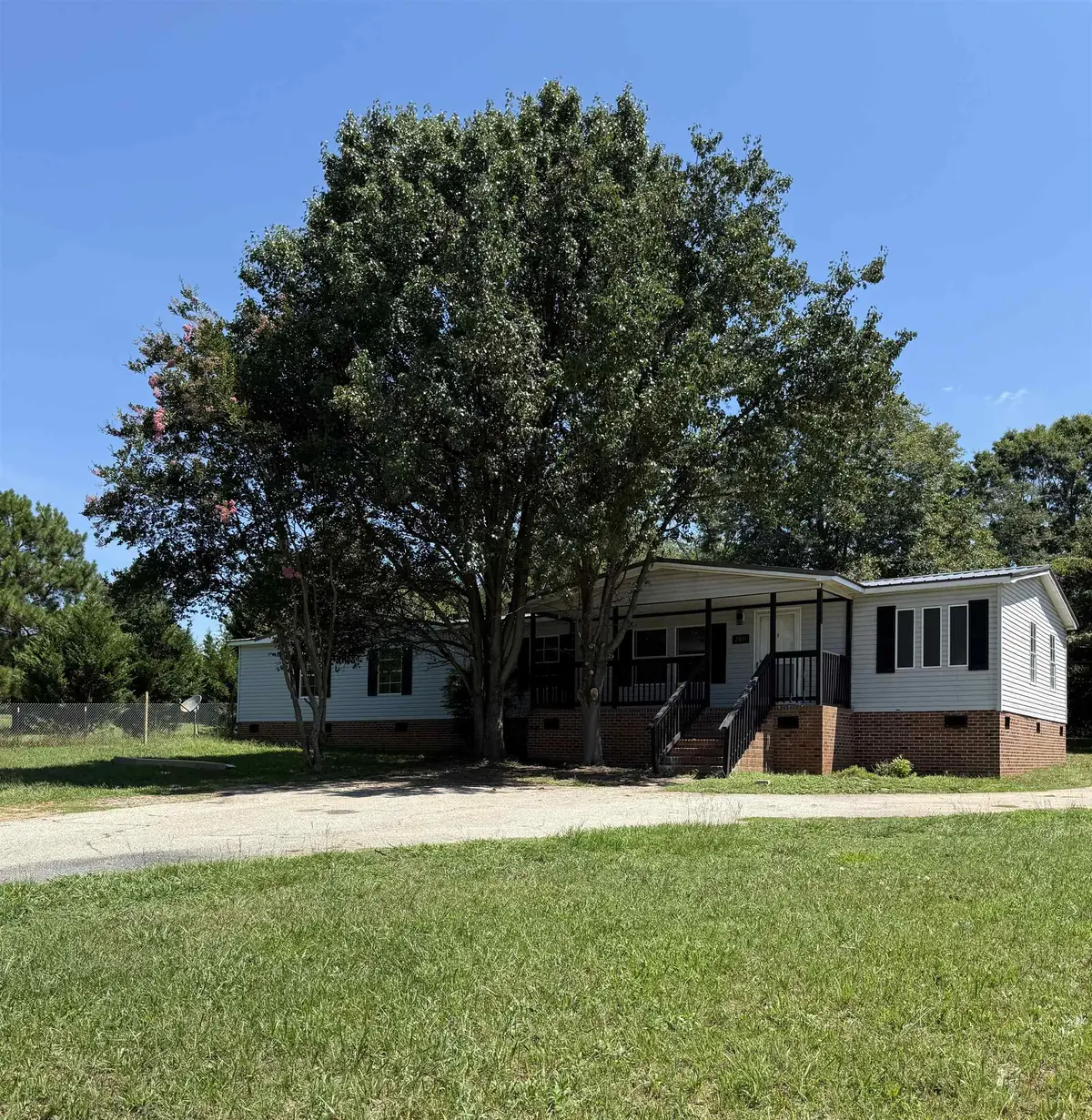 2011 Ballenger RD, Wellford, SC 29385-9380