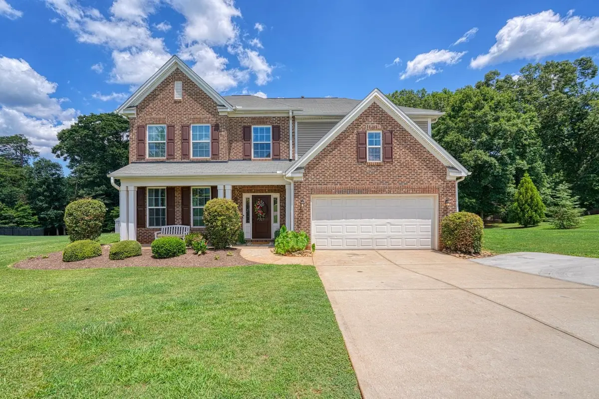 327 Swift Water LN, Inman, SC 29349
