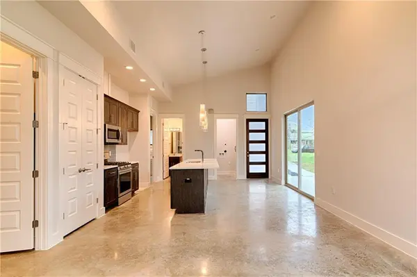 904 E 54th ST #B, Austin, TX 78751