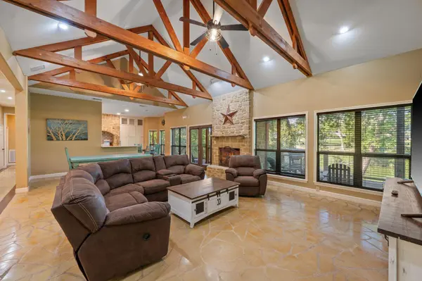 302 Guadalupe River DR, Seguin, TX 78155