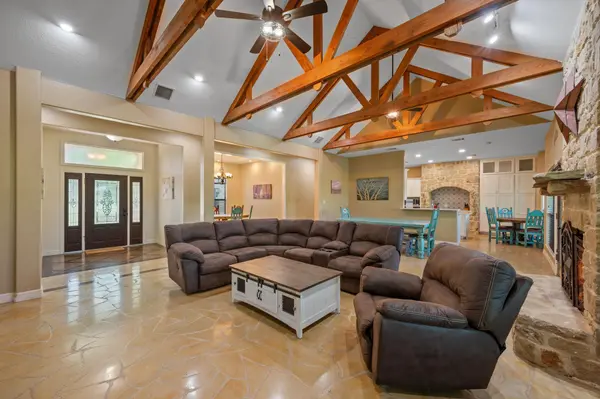 302 Guadalupe River DR, Seguin, TX 78155