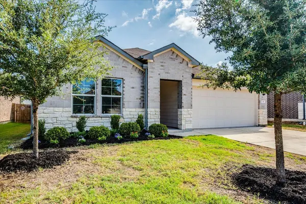 136 Medinah LN, San Marcos, TX 78666
