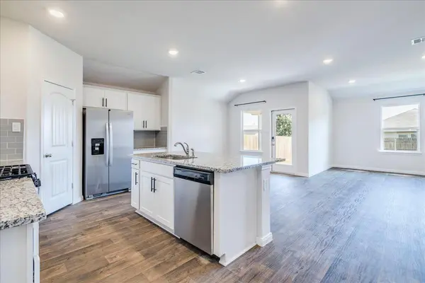 136 Medinah LN, San Marcos, TX 78666