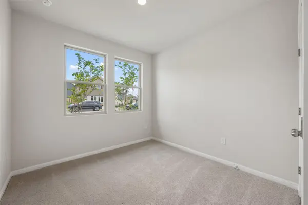 135 Arlington Park LOOP, Hutto, TX 78634