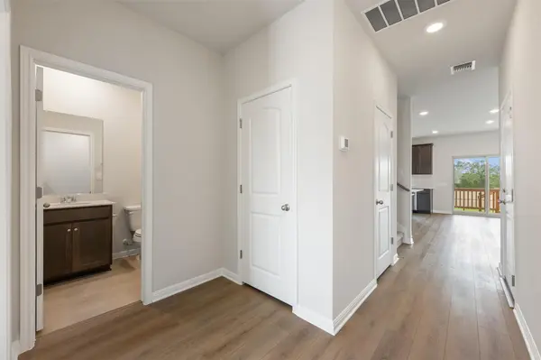 135 Arlington Park LOOP, Hutto, TX 78634
