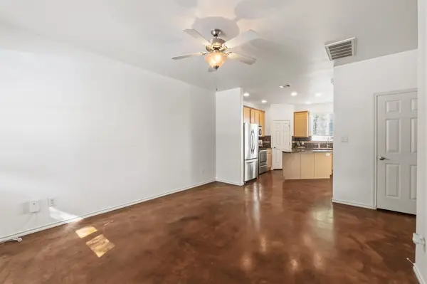 512 Eberhart LN #1905, Austin, TX 78745