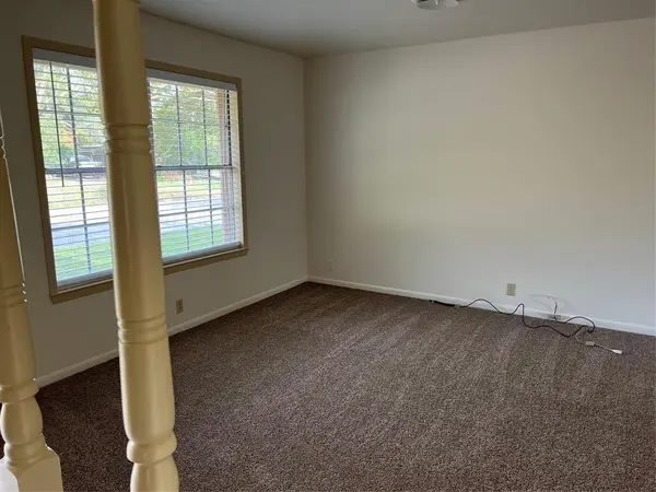 523 Murray Ave, Rockdale, TX 76567