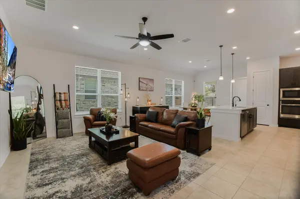 972 Leaning Oak LN, Georgetown, TX 78628