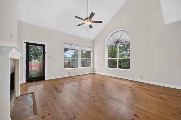 8109 Ganttcrest DR, Austin, TX 78749