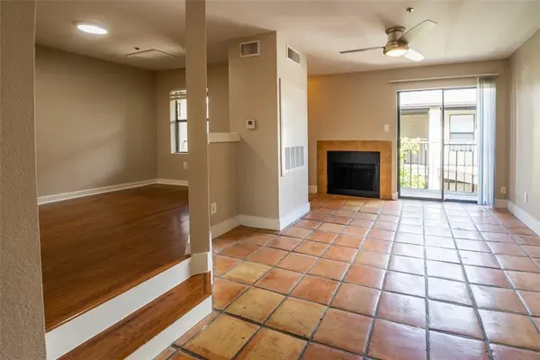 1306 Norwalk LN #302, Austin, TX 78703