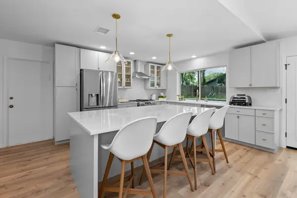 8806 Ridgehill DR, Austin, TX 78759
