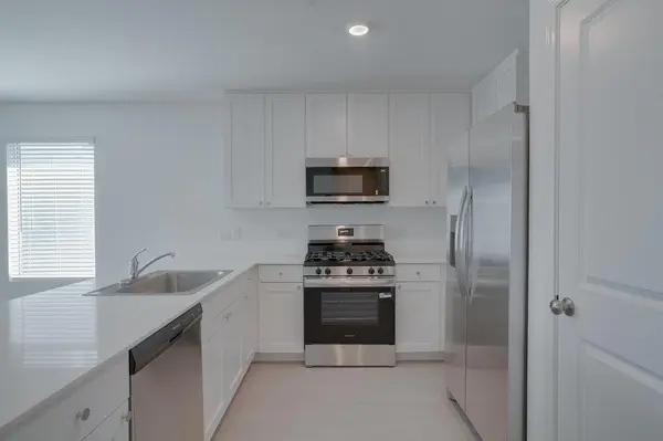 433 Whoopers LOOP, Uhland, TX 78640