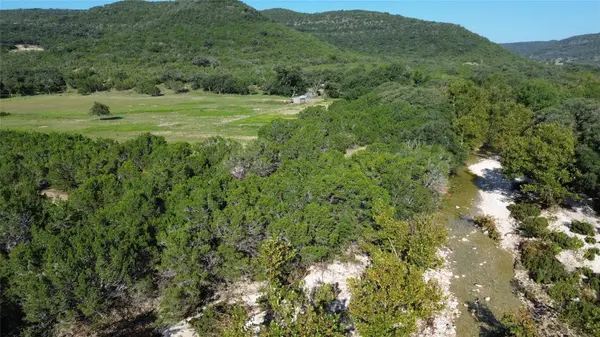 641 Patterson Creek RD, Leakey, TX 78873