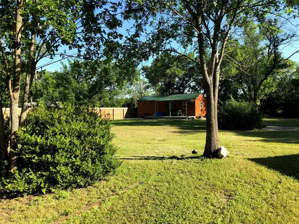 241 E Jackson ST, Bartlett, TX 76511