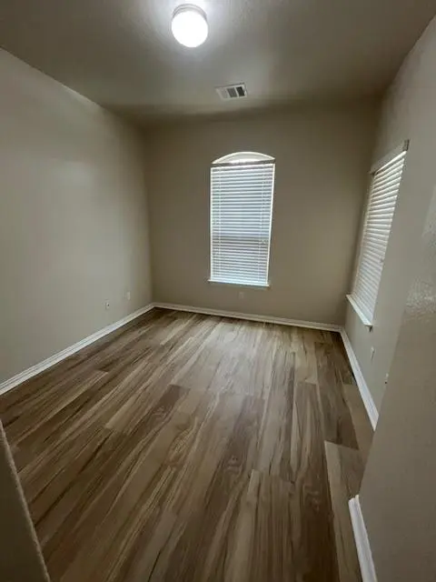 516 Rancho Verde DR, Leander, TX 78641