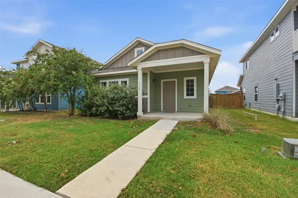 1121 Esplanade PKWY, San Marcos, TX 78666