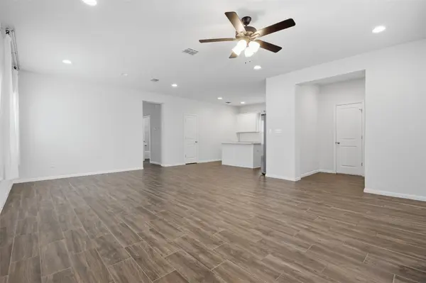 1121 Esplanade PKWY, San Marcos, TX 78666