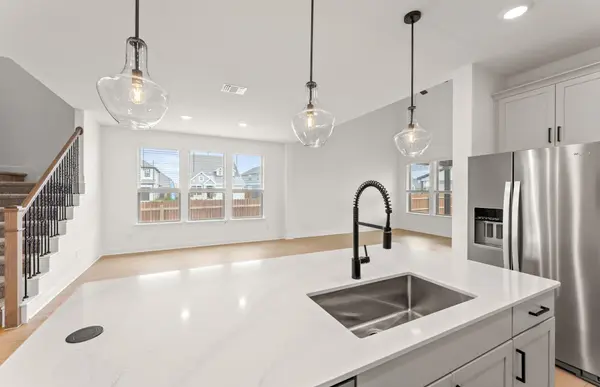 204 Amista DR, Liberty Hill, TX 78642