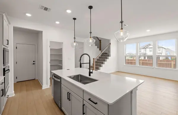 204 Amista DR, Liberty Hill, TX 78642