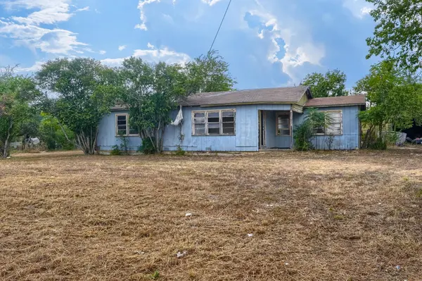 2212 Hunter RD, San Marcos, TX 78666