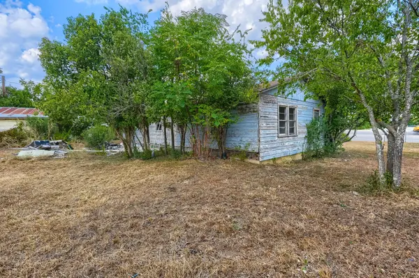 2212 Hunter RD, San Marcos, TX 78666