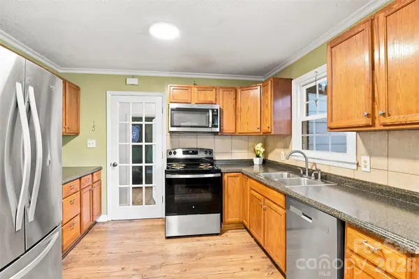 515 Lakewood DR, Gastonia, NC 28056