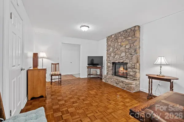 2 Brae Burn WAY, Arden, NC 28704