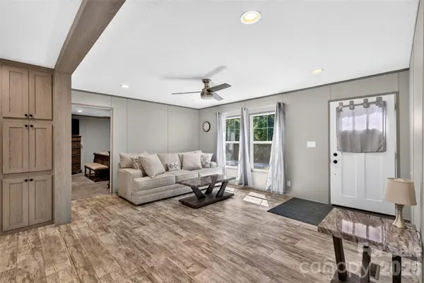 316 Oak Grove RD, Landrum, SC 29356