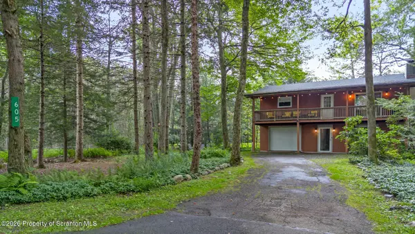605 Quail LN, Tobyhanna, PA 18466