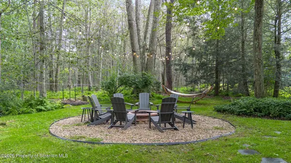 605 Quail LN, Tobyhanna, PA 18466