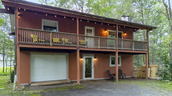 605 Quail LN, Tobyhanna, PA 18466