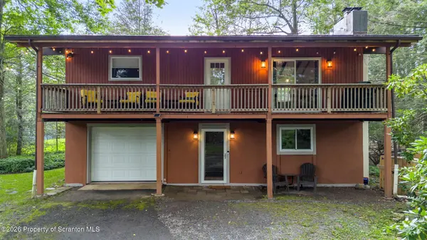 605 Quail LN, Tobyhanna, PA 18466