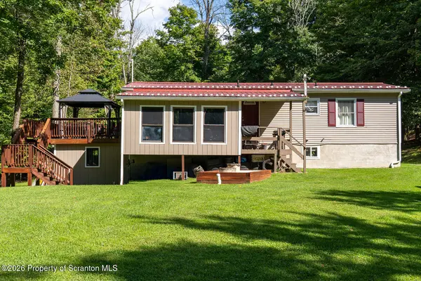 5 Chipmunk TRL, Hawley, PA 18428