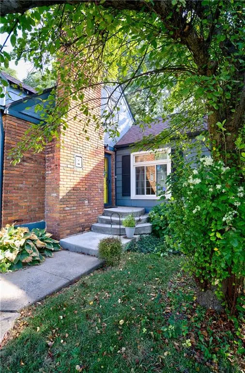 4815 GOODMAN ST, Overland Park, KS 66203