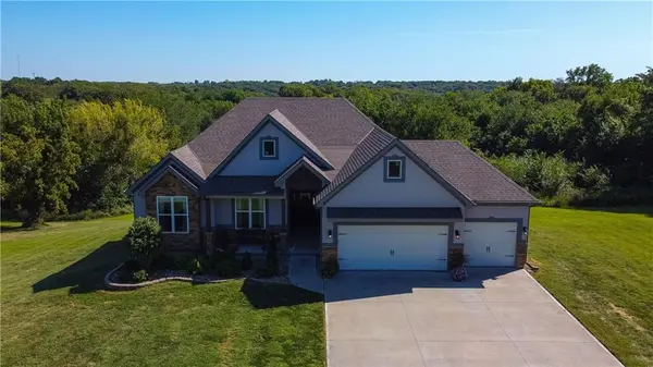 1404 SE Bush RD, St Joseph, MO 64504