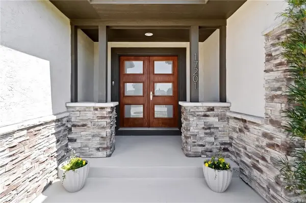 17201 Bradshaw ST, Overland Park, KS 66221