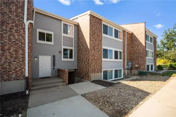 10124 W 96th ST #F, Overland Park, KS 66212